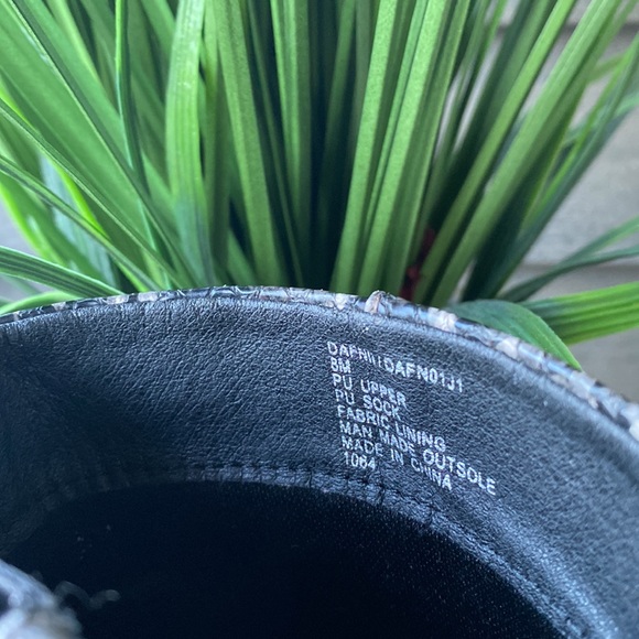 Steve Madden Gray Dafani Pointy Toe Snakeskin Embossed Ankle Boots/Booties - Picture 4 of 5